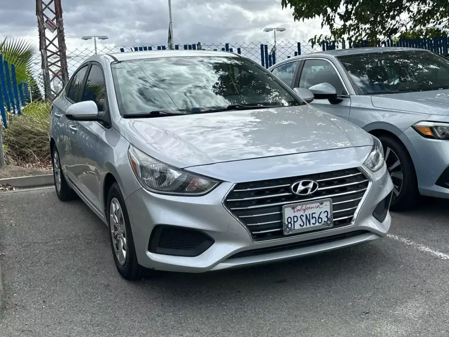 2020 Hyundai Accent SE photo 1
