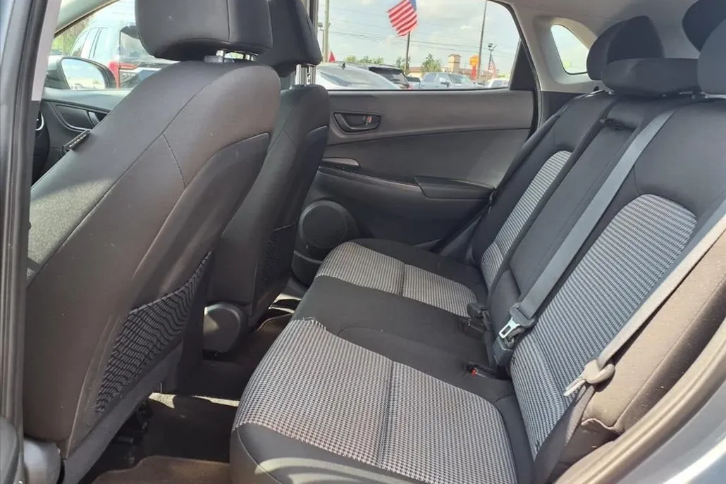 2021 Hyundai Kona SEL Plus photo 1