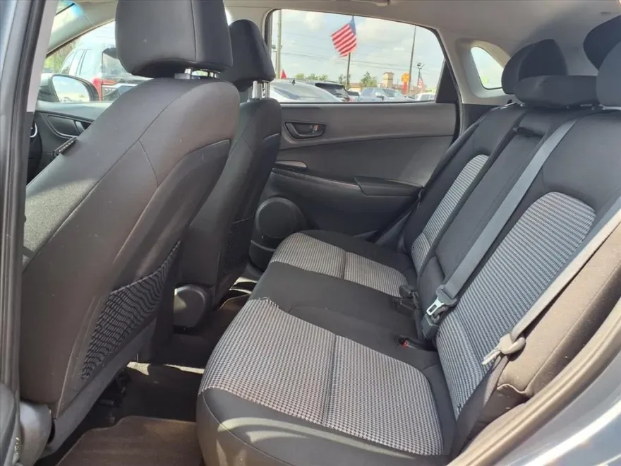 2021 Hyundai Kona SEL Plus photo 1