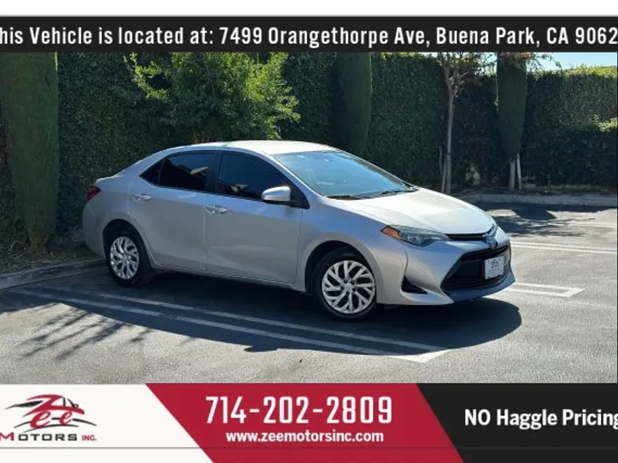2018 Toyota Corolla LE photo 1