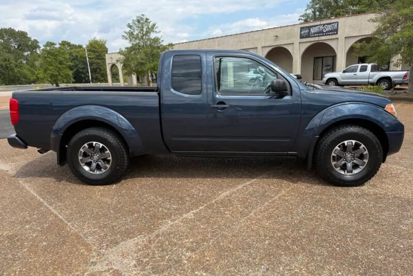 2016 Nissan Frontier Desert Runner photo 1