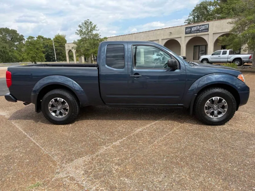 2016 Nissan Frontier Desert Runner photo 1