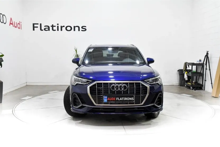 2024 Audi Q3 S line Premium photo 1