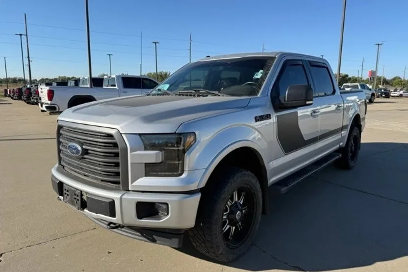 2017 Ford F-150 XLT photo 1