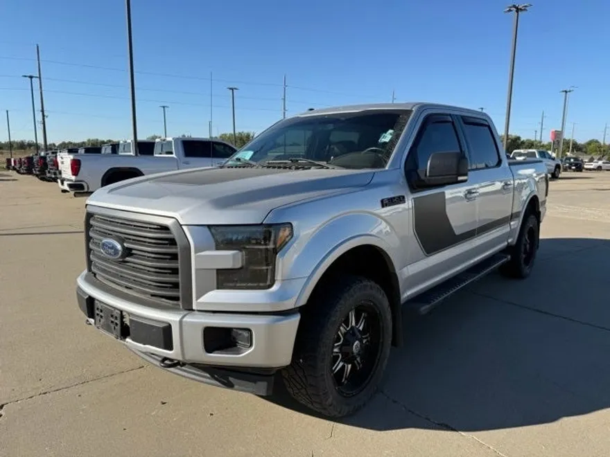 2017 Ford F-150 XLT photo 1