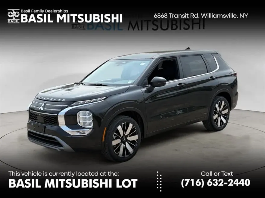 2025 Mitsubishi Outlander SE photo 1