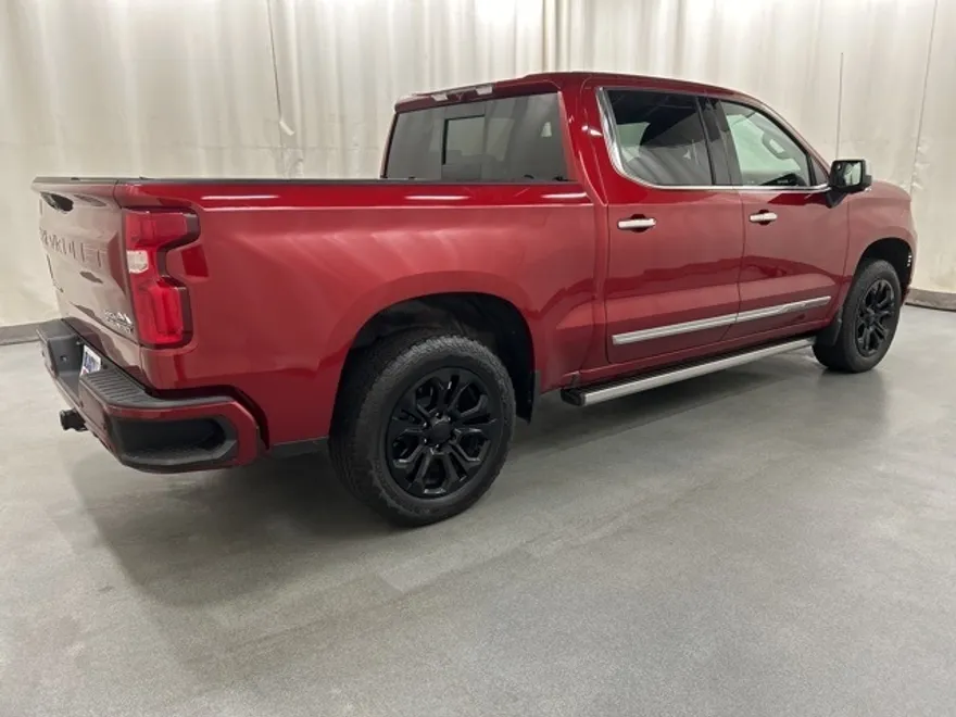 2022 Chevrolet Silverado 1500 High Country photo 1