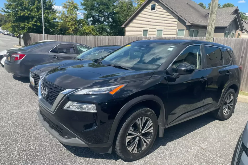 2023 Nissan Rogue SV photo 1