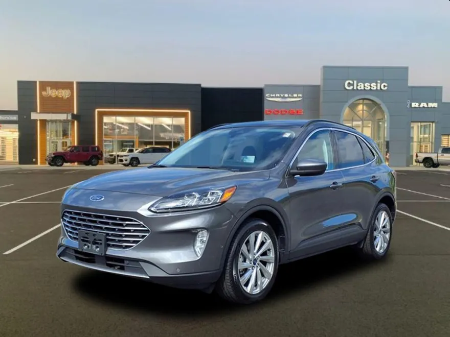 2022 Ford Escape Titanium photo 1