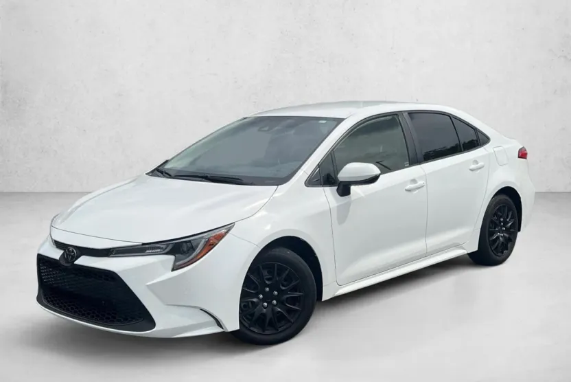 2021 Toyota Corolla LE photo 1