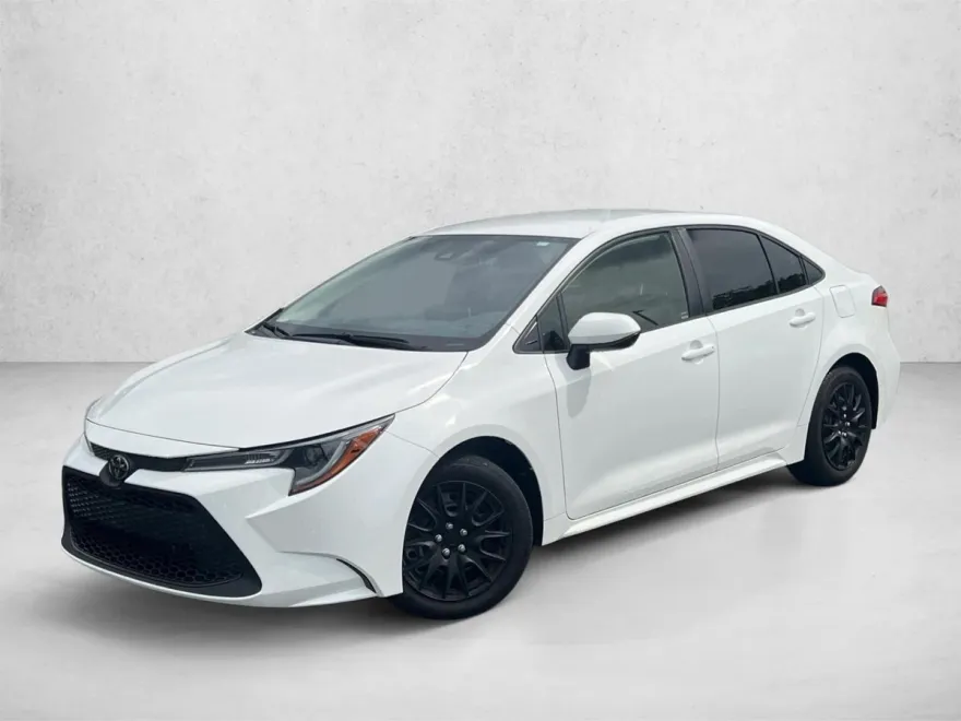 2021 Toyota Corolla LE photo 1