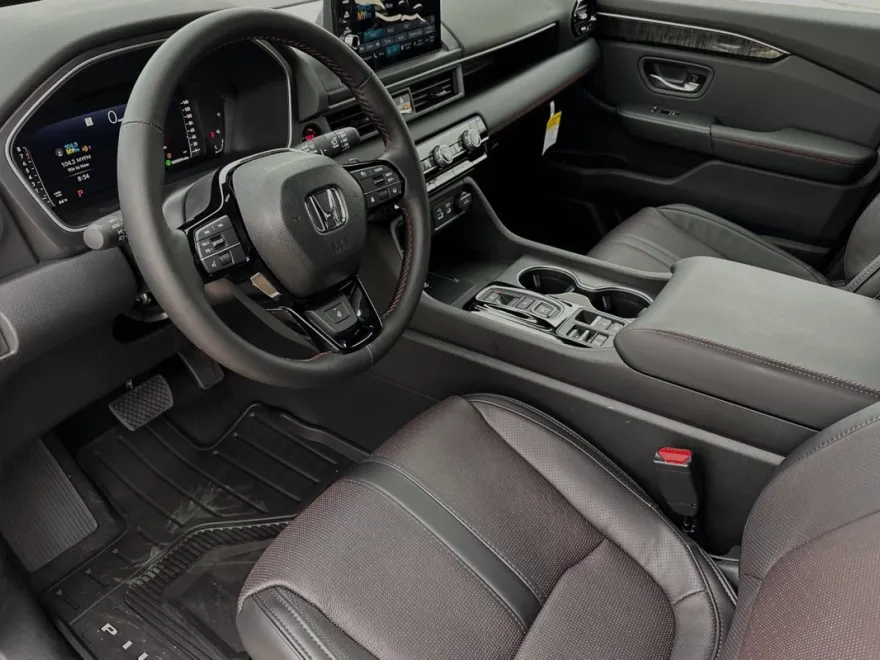 2025 Honda Pilot Black Edition photo 1