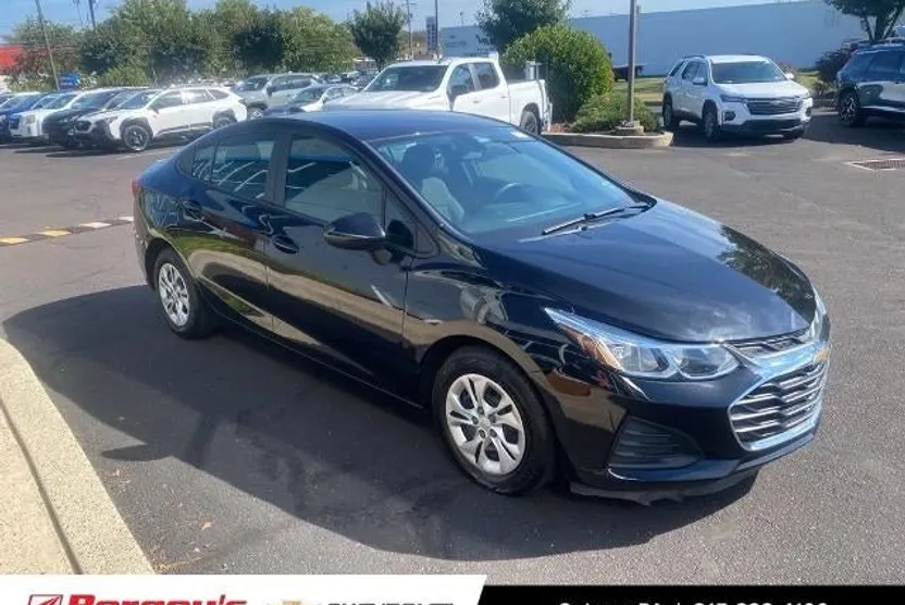 2019 Chevrolet Cruze LS photo 1