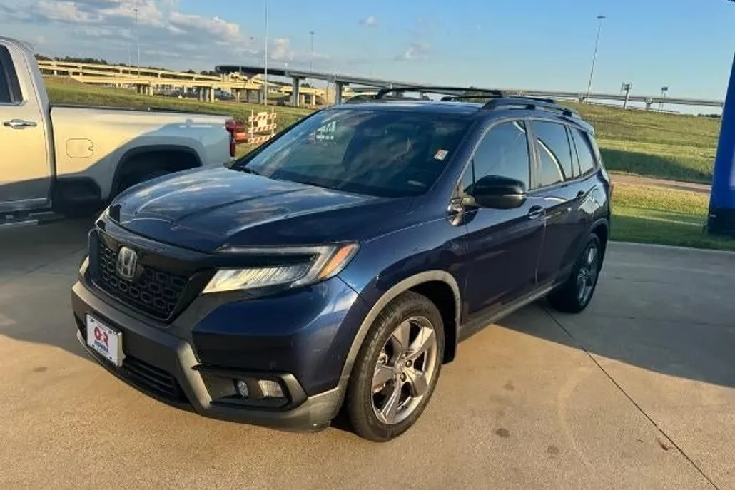 2021 Honda Passport Touring photo 1