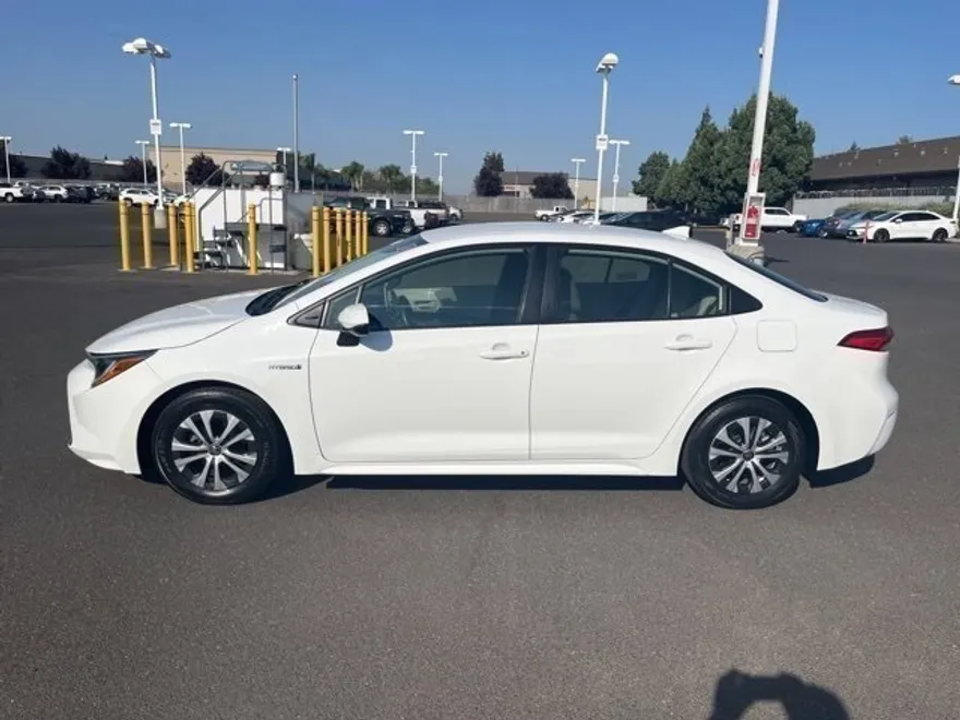 2021 Toyota Corolla Hybrid LE photo 1