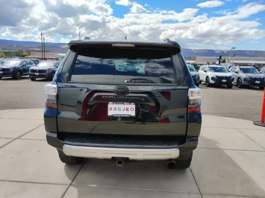 2019 Toyota 4Runner TRD Off-Road Premium photo 1