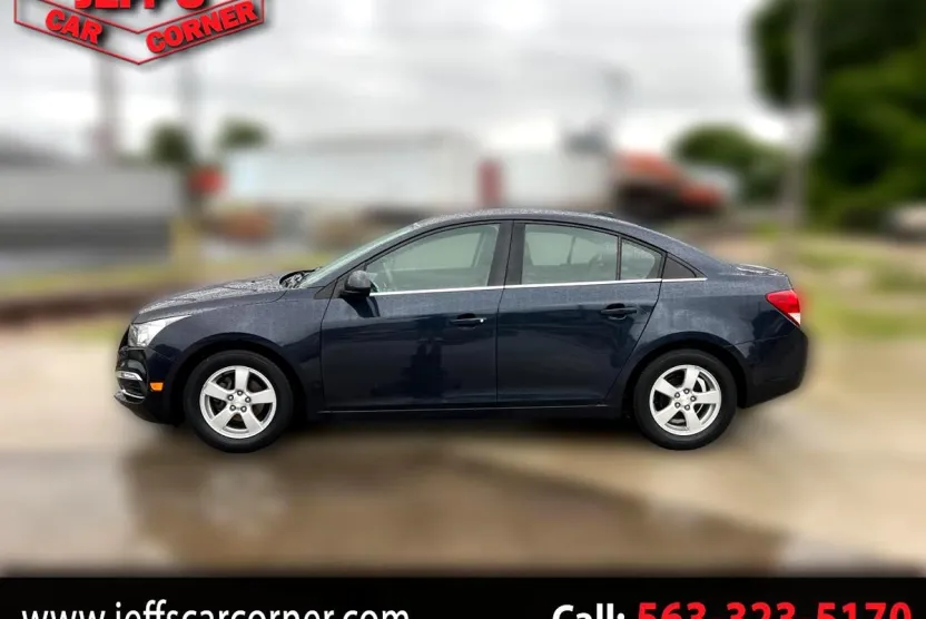 2015 Chevrolet Cruze LT photo 1