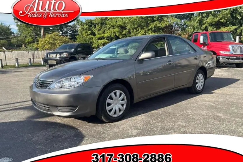 2001 Saturn SL photo 1