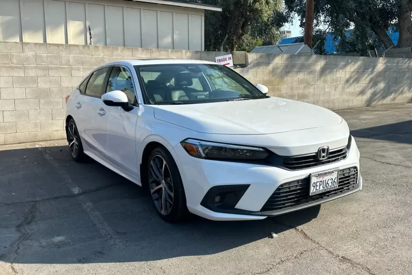 2023 Honda Civic Touring photo 1
