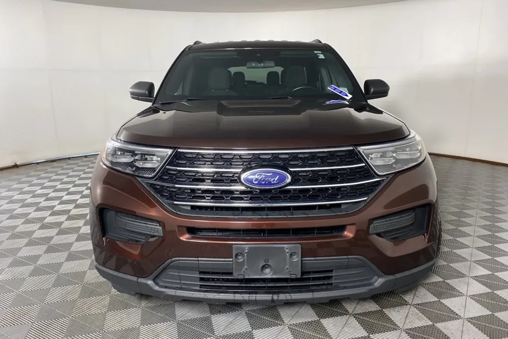 2020 Ford Explorer XLT photo 1