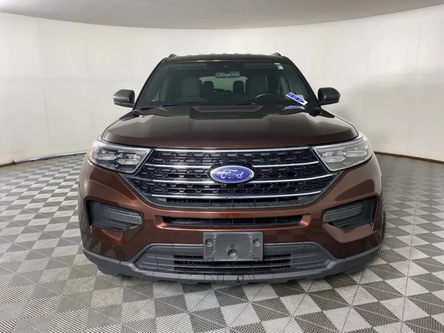 2020 Ford Explorer XLT photo 1