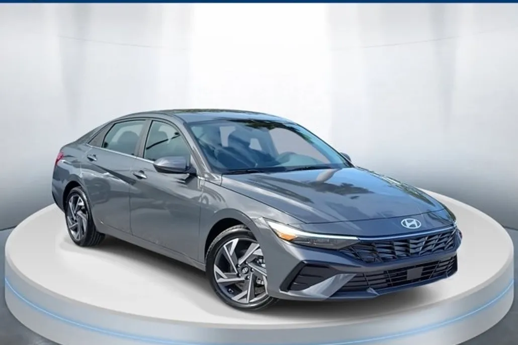 2025 Hyundai Elantra SEL Convenience photo 1