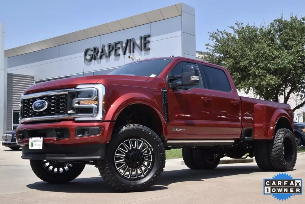 2025 Ford F-450 Platinum photo 1