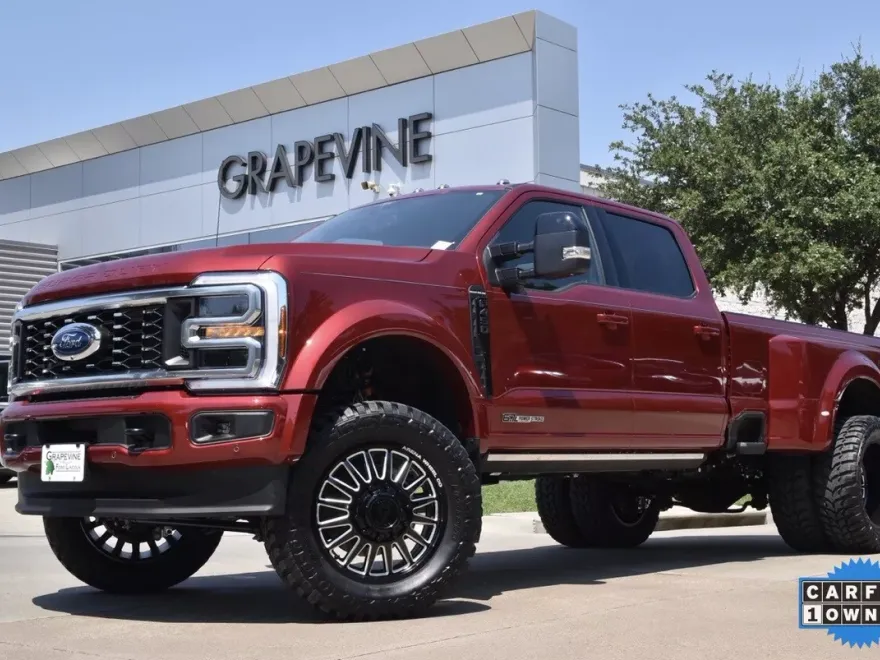2025 Ford F-450 Platinum photo 1