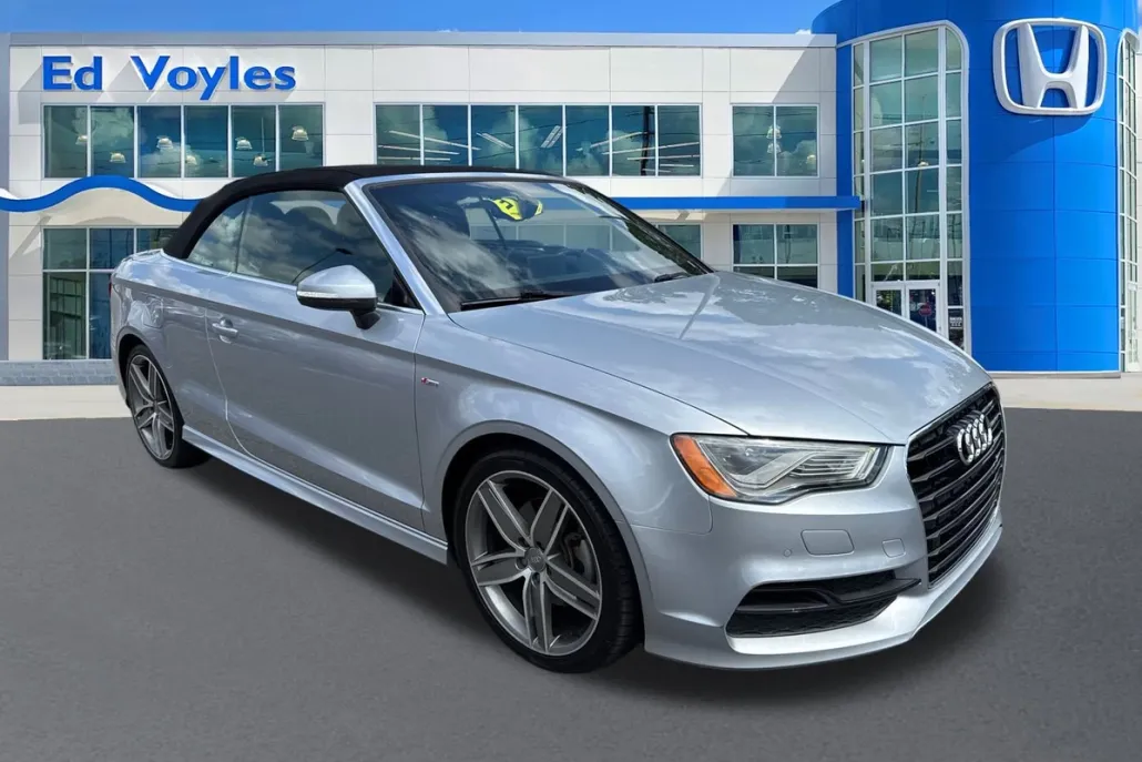 2015 Audi A3 1.8T Prestige photo 1