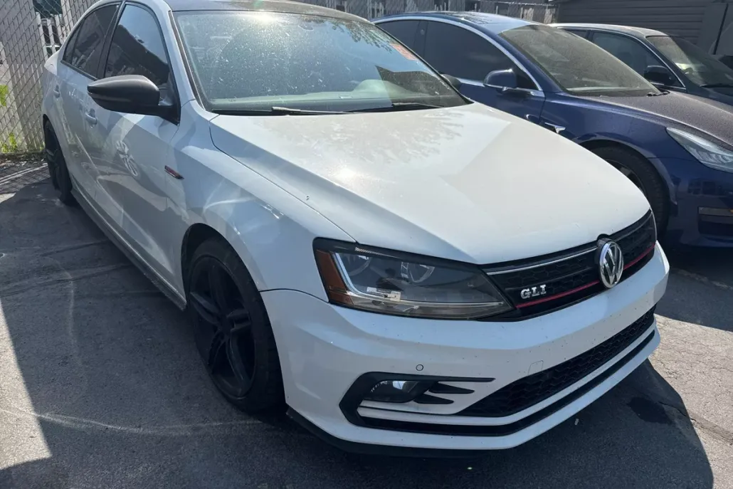 2017 Volkswagen Jetta GLI 2.0T photo 1