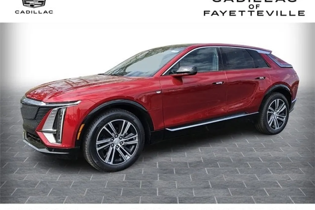 2025 Cadillac Lyriq Luxury photo 1