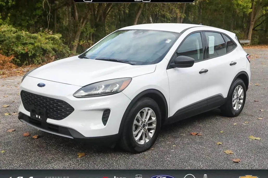 2022 Ford Escape S photo 1