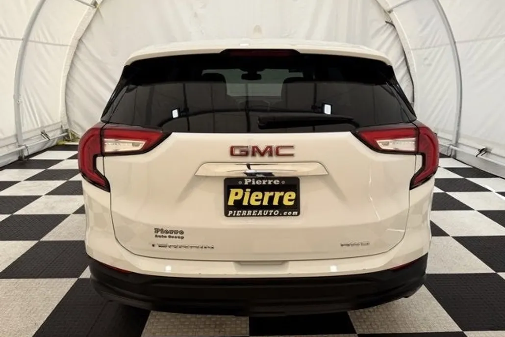 2024 Gmc Terrain SLE photo 1