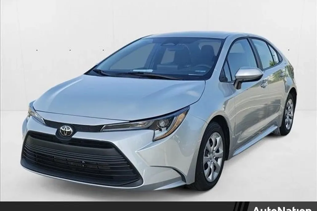 2023 Toyota Corolla LE photo 1