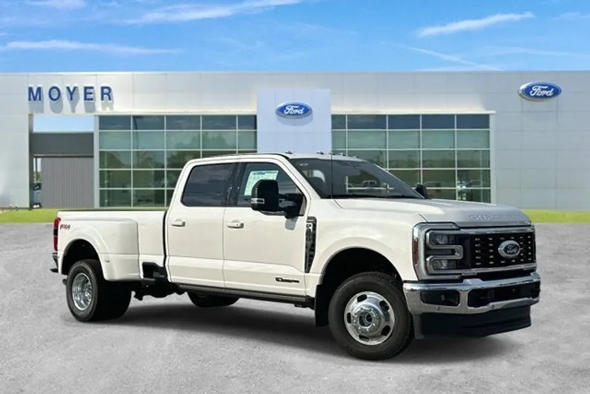 2025 Ford F-350 Lariat photo 1