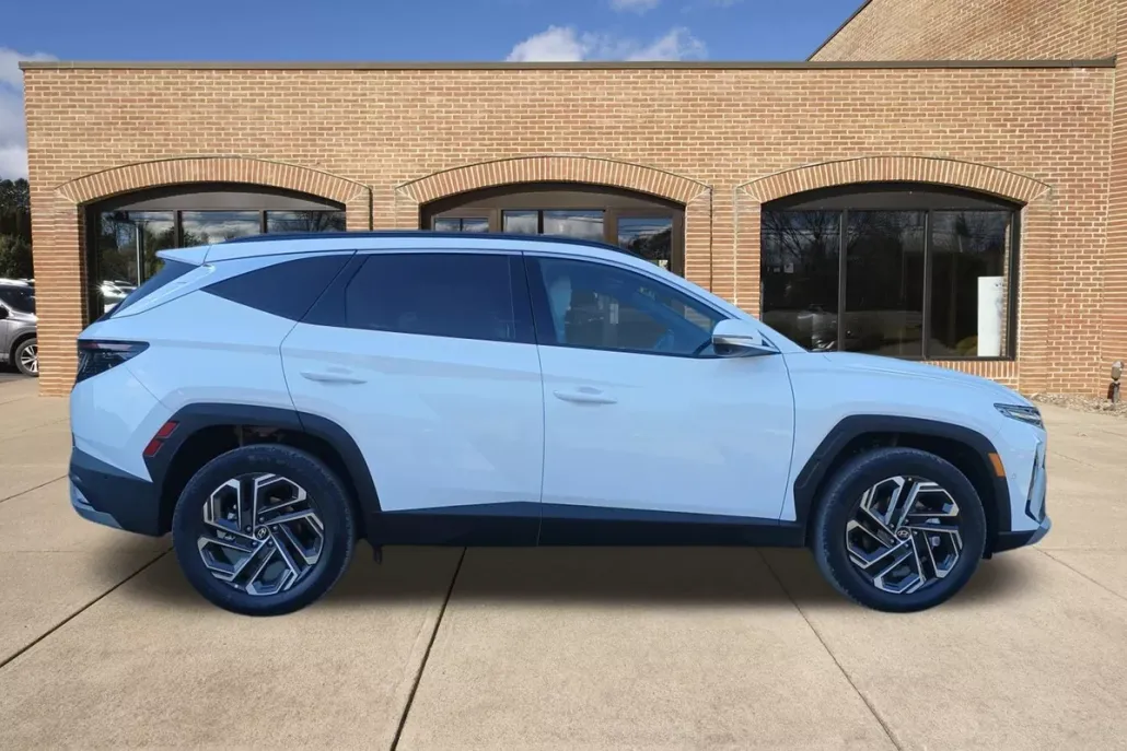 2025 Hyundai Tucson Hybrid Limited photo 1