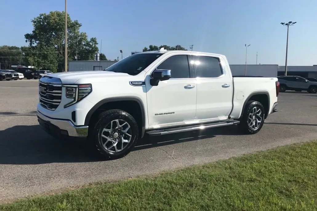 2023 Gmc Sierra 1500 SLT photo 1