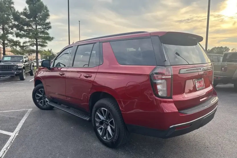 2021 Chevrolet Tahoe Z71 photo 1