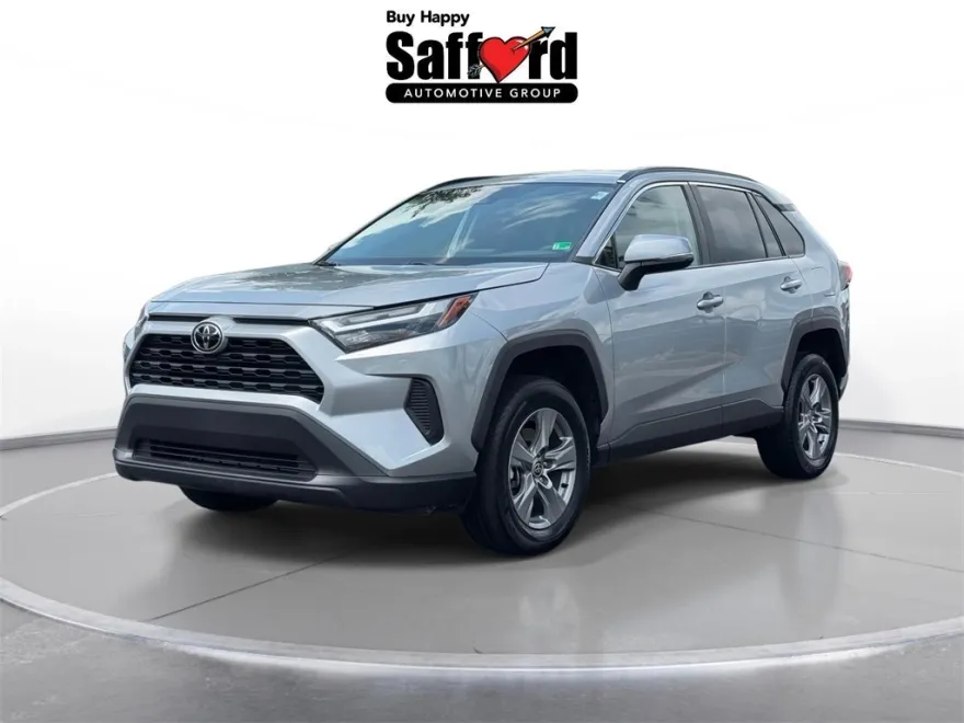 2024 Toyota RAV4 XLE photo 1