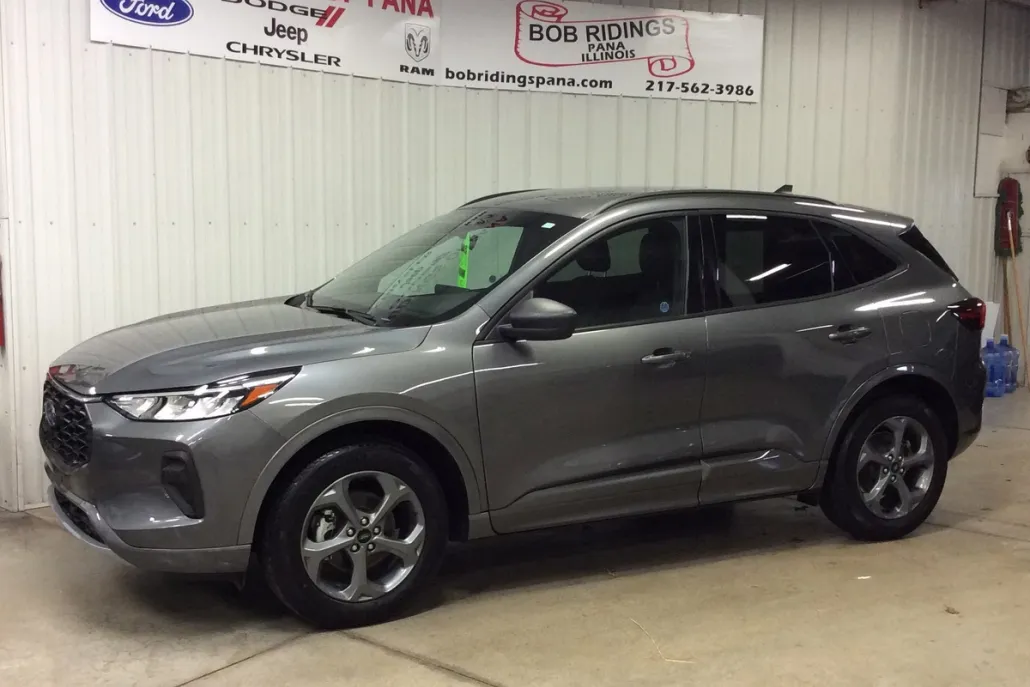 2023 Ford Escape ST-Line photo 1