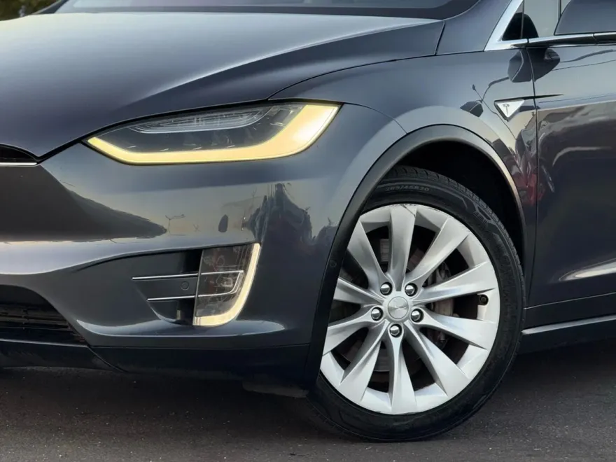 2016 Tesla Model X 90D photo 1