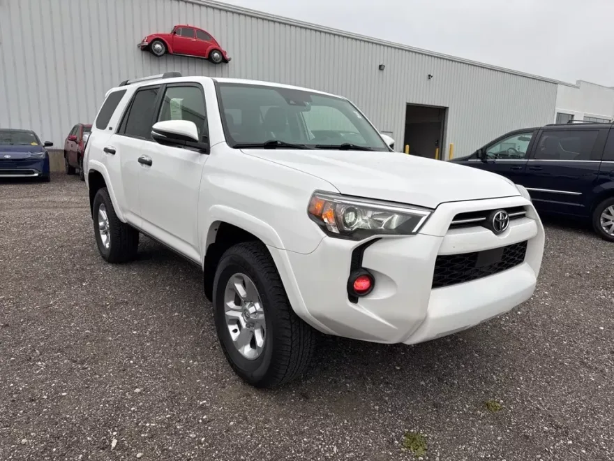 2022 Toyota 4Runner SR5 Premium photo 1