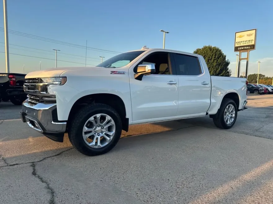2022 Chevrolet Silverado 1500 LTZ photo 1