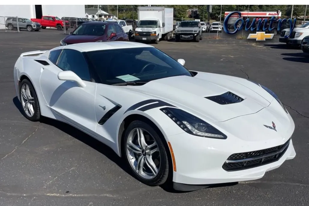 2017 Chevrolet Corvette Stingray 1LT photo 1