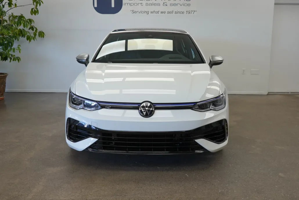 2024 Volkswagen Golf R photo 1