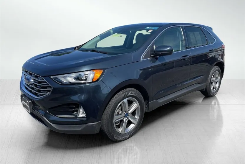 2022 Ford Edge SEL photo 1