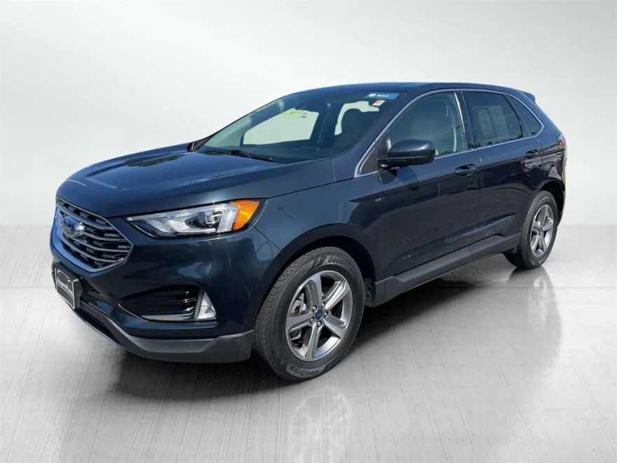 2022 Ford Edge SEL photo 1