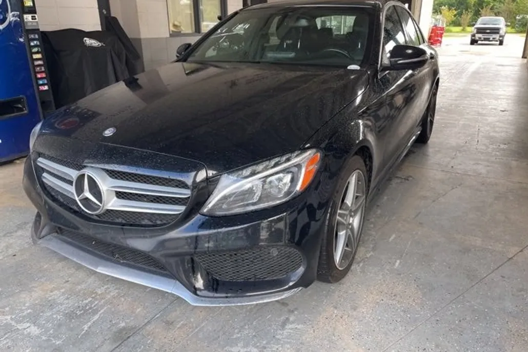 2015 Mercedes Benz C 300 Luxury photo 1