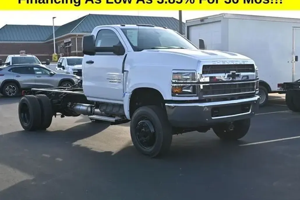 2024 Chevrolet Silverado 5500HD Work Truck photo 1