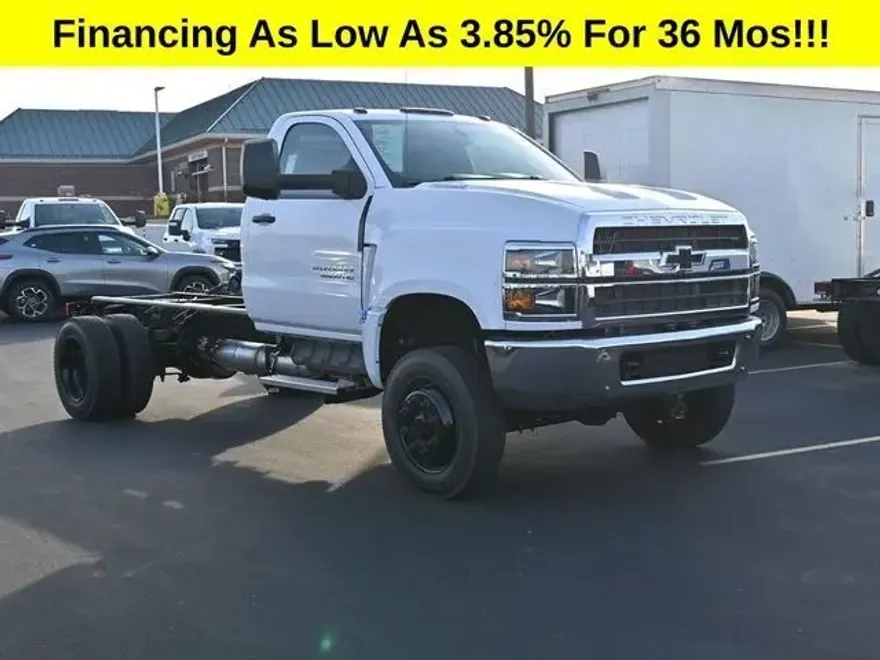 2024 Chevrolet Silverado 5500HD Work Truck photo 1